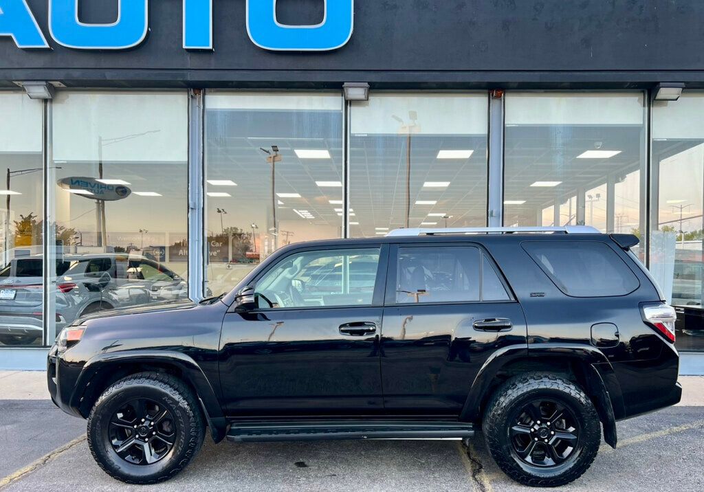 2016 Toyota 4Runner SR5 Premium photo 6