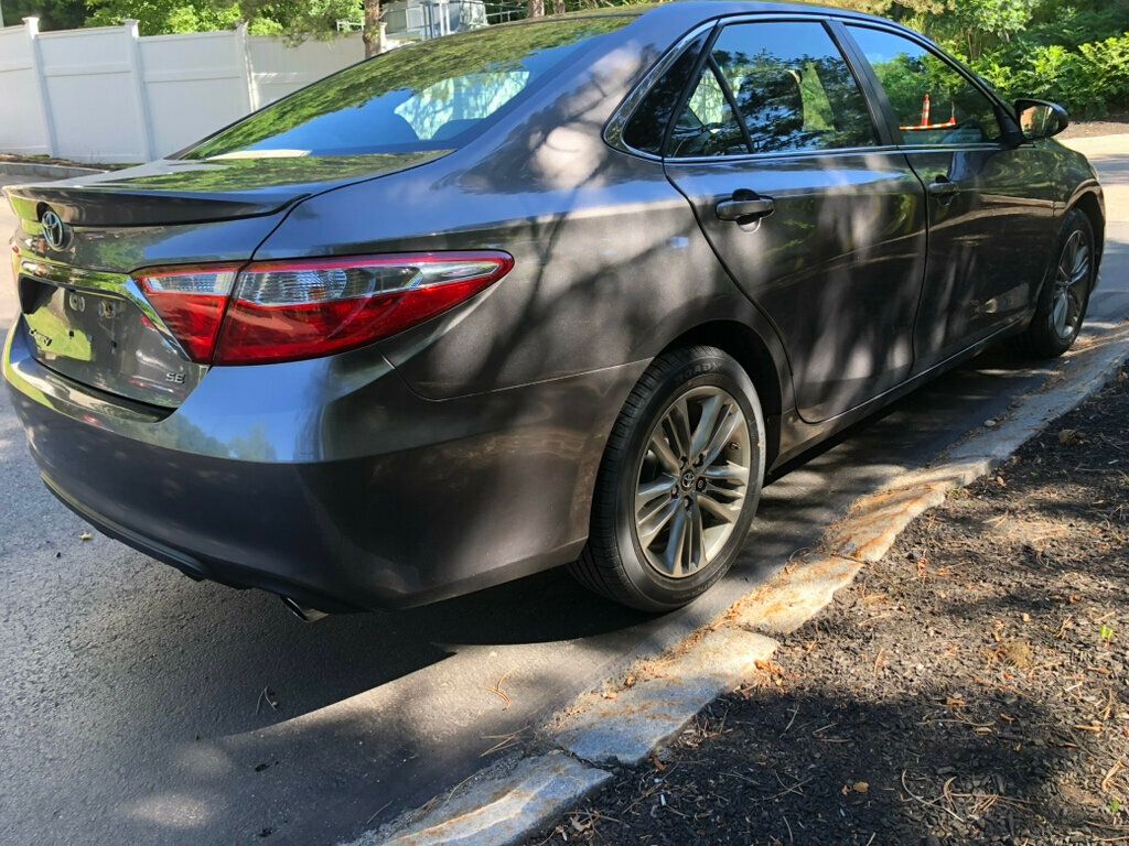 2016 Toyota Camry  - 23041437 - 2