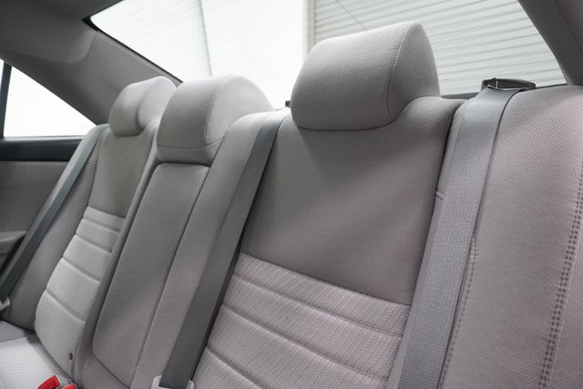 2016 Toyota Camry  - 23032467 - 8