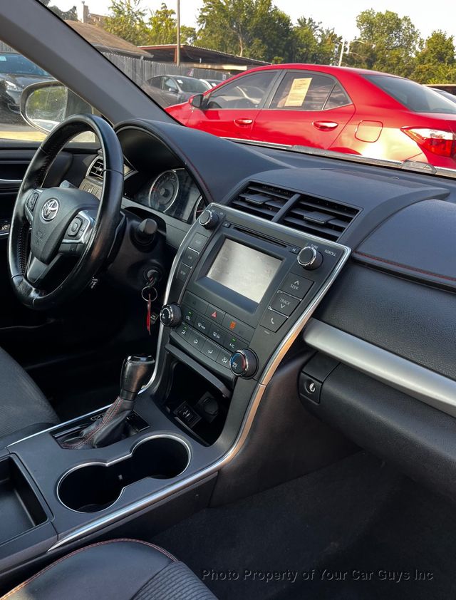 2016 Toyota Camry  - 23071024 - 16