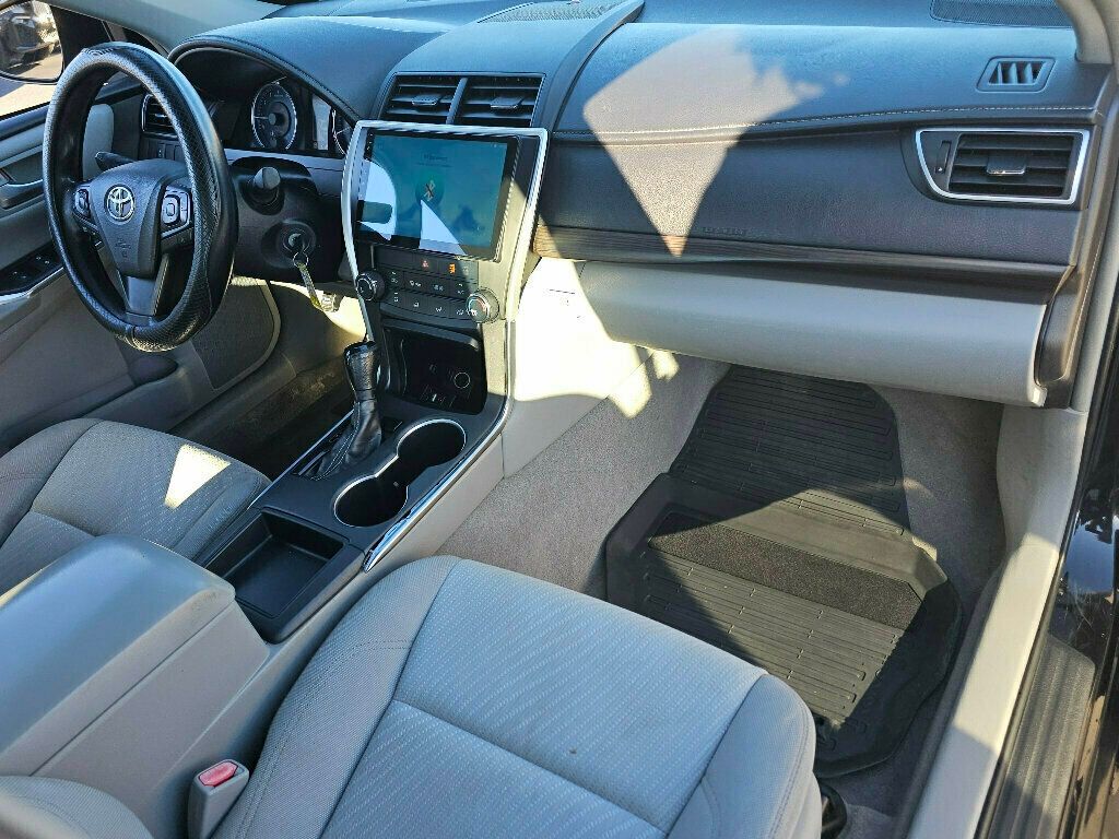 2016 Toyota Camry photo 11