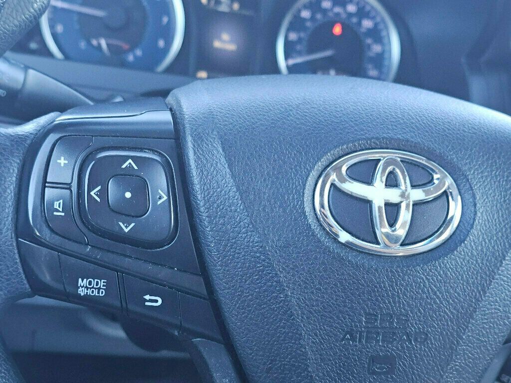 2016 Toyota Camry photo 26