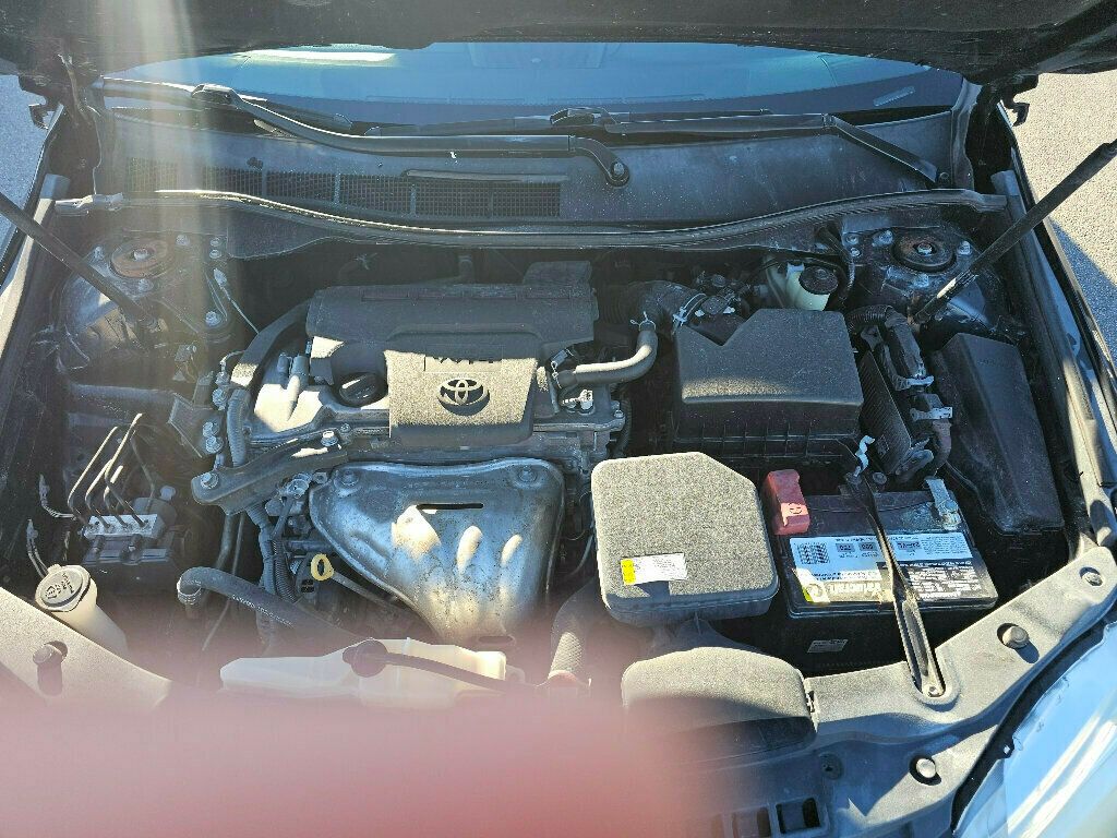 2016 Toyota Camry photo 29
