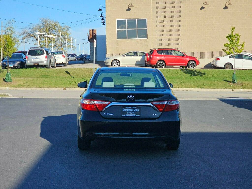 2016 Toyota Camry photo 8