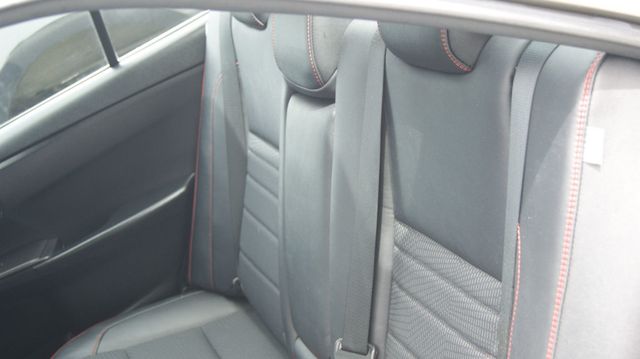 2016 Toyota Camry 3 MONTH WARRANTY , JUST SERVICED , VERY CLEAN INSIDE AND OUT  - 23017610 - 32