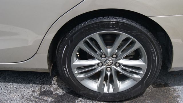 2016 Toyota Camry 3 MONTH WARRANTY , JUST SERVICED , VERY CLEAN INSIDE AND OUT  - 23017610 - 53