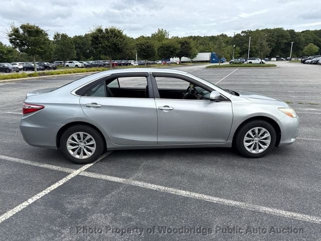 2016 Toyota Camry 4dr Sedan I4 Automatic LE - 22932599 - 16