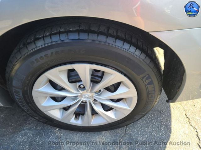 2016 Toyota Camry 4dr Sedan I4 Automatic LE - 22932599 - 5