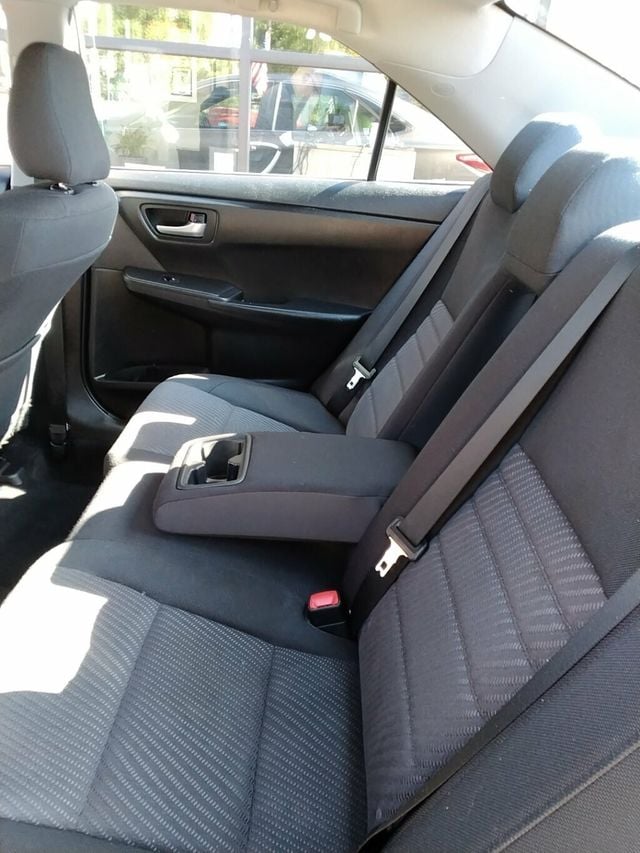 2016 Toyota Camry 4dr Sedan I4 Automatic LE - 23022622 - 8