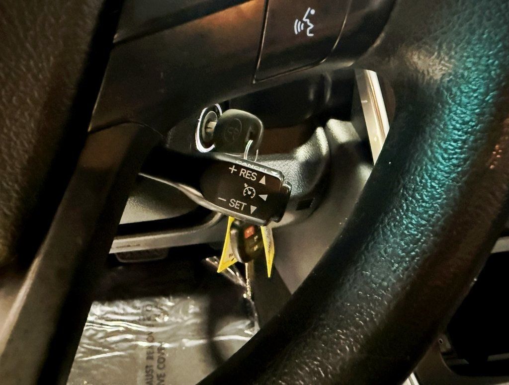 2016 Toyota Camry 4dr Sedan I4 Automatic LE - 22928489 - 11