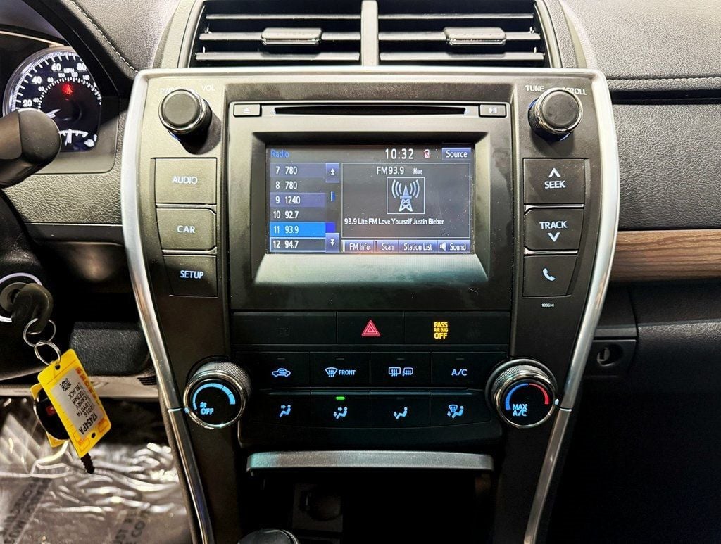 2016 Toyota Camry 4dr Sedan I4 Automatic LE - 22928489 - 15