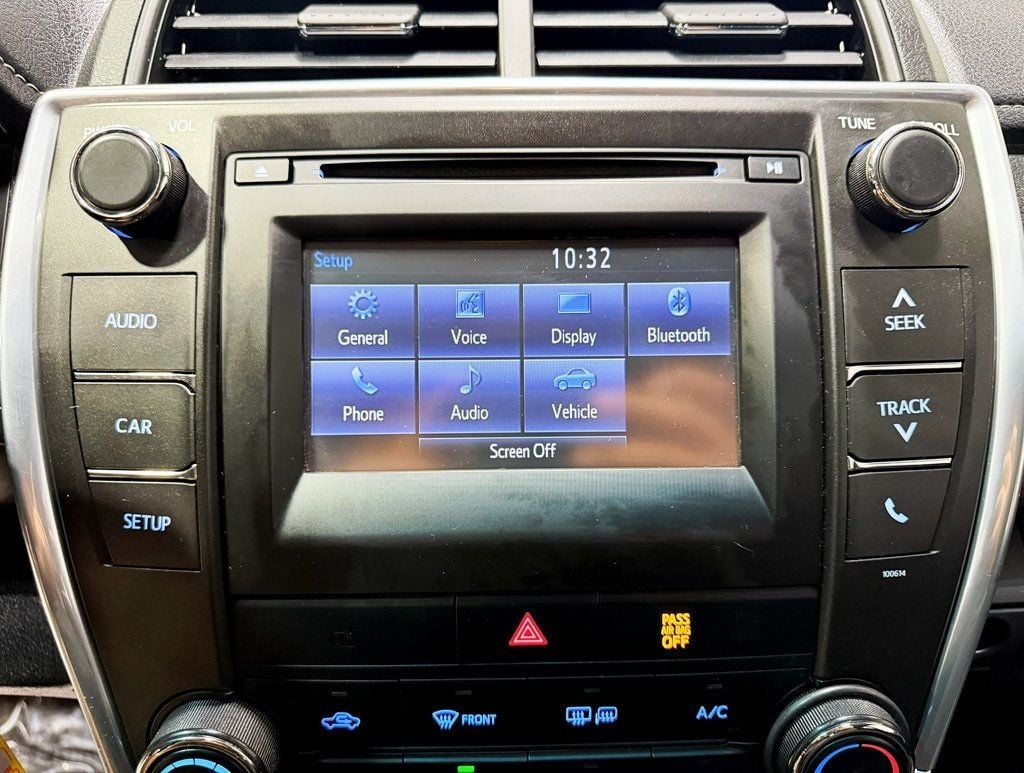 2016 Toyota Camry 4dr Sedan I4 Automatic LE - 22928489 - 16