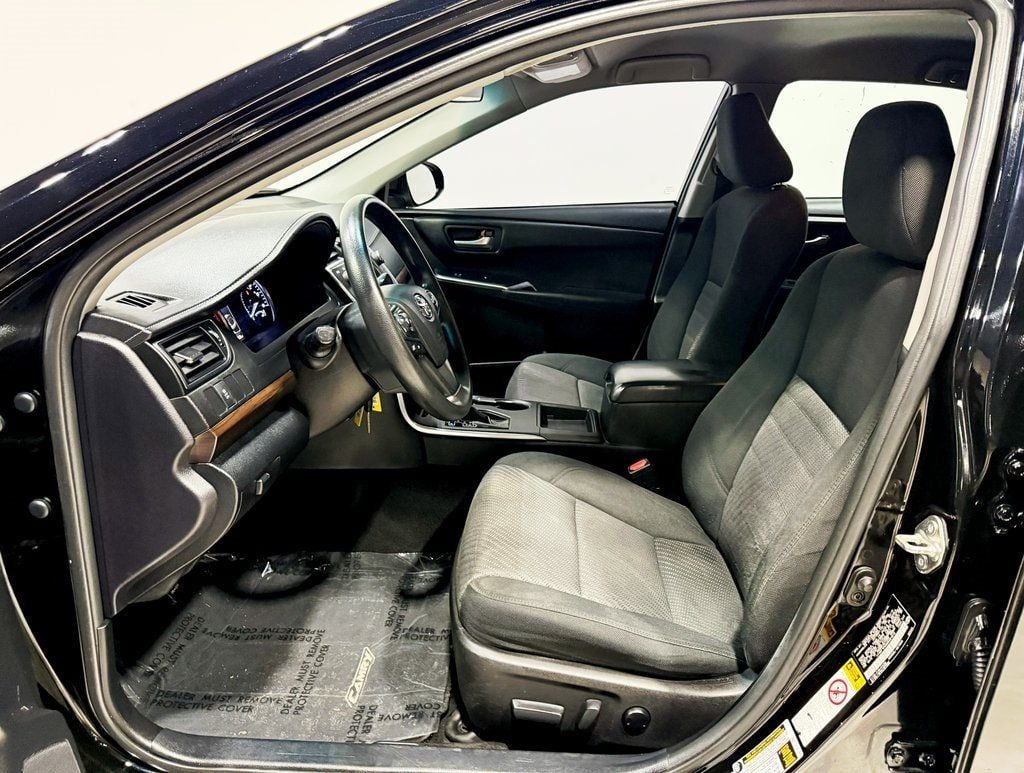 2016 Toyota Camry 4dr Sedan I4 Automatic LE - 22928489 - 21