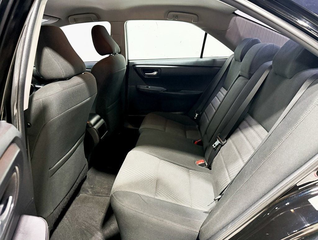 2016 Toyota Camry 4dr Sedan I4 Automatic LE - 22928489 - 27