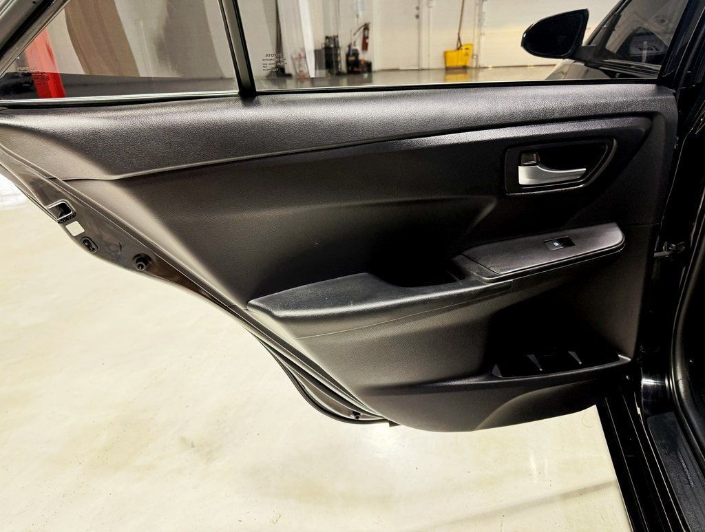 2016 Toyota Camry 4dr Sedan I4 Automatic LE - 22928489 - 30