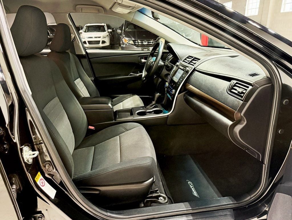 2016 Toyota Camry 4dr Sedan I4 Automatic LE - 22928489 - 34