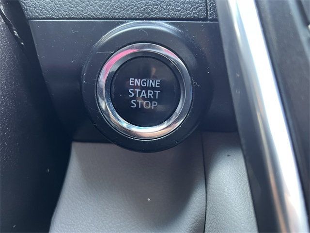 2016 Toyota Camry 4dr Sedan I4 Automatic XLE - 22984860 - 25