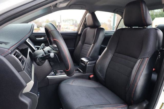 2016 Toyota Camry SE - 23017373 - 14