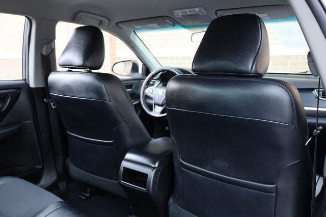 2016 Toyota Camry SE - 23017373 - 19