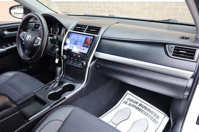2016 Toyota Camry SE - 23017373 - 23