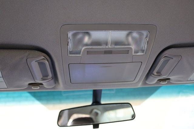 2016 Toyota Camry SE - 23017373 - 28