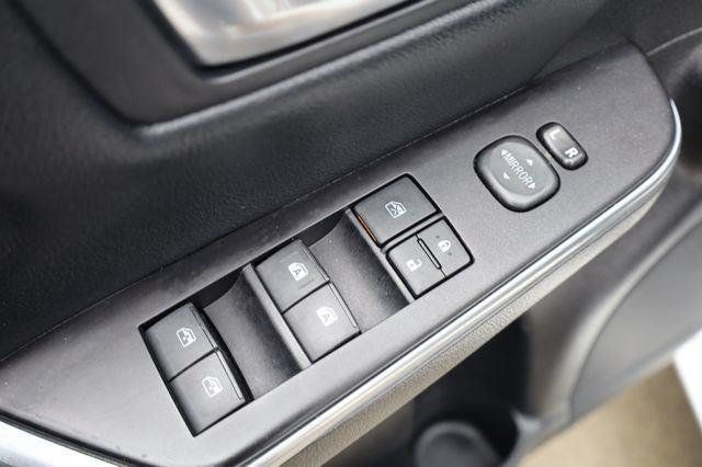 2016 Toyota Camry SE - 23017373 - 29