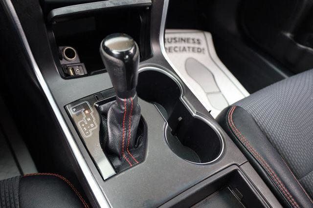 2016 Toyota Camry SE - 23017373 - 39