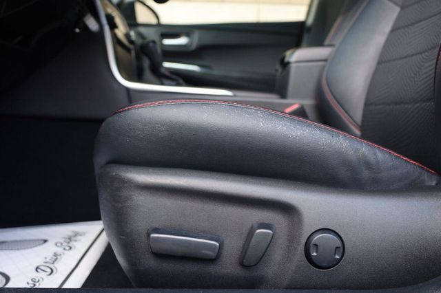2016 Toyota Camry SE - 23075498 - 17