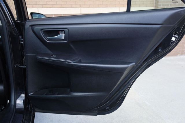 2016 Toyota Camry SE - 23075498 - 21
