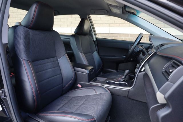 2016 Toyota Camry SE - 23075498 - 26
