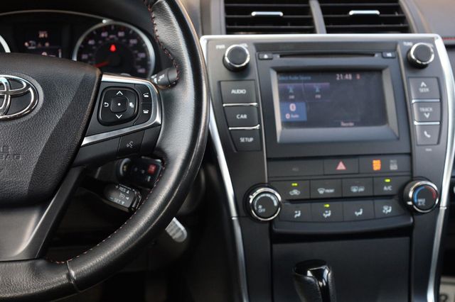 2016 Toyota Camry SE - 23075498 - 31