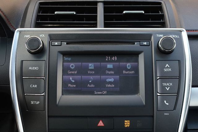 2016 Toyota Camry SE - 23075498 - 34