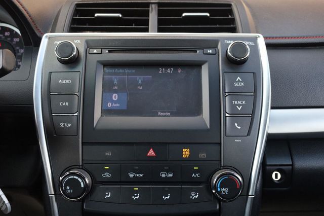 2016 Toyota Camry SE - 23075498 - 36