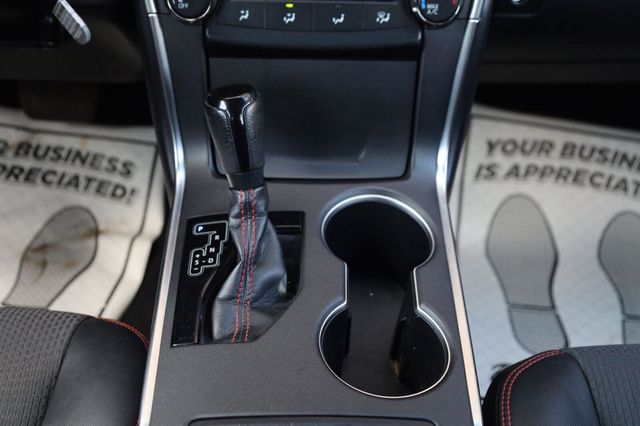 2016 Toyota Camry SE - 23075498 - 38