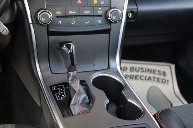 2016 Toyota Camry SE - 23075498 - 39