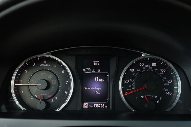 2016 Toyota Camry SE - 23075498 - 40