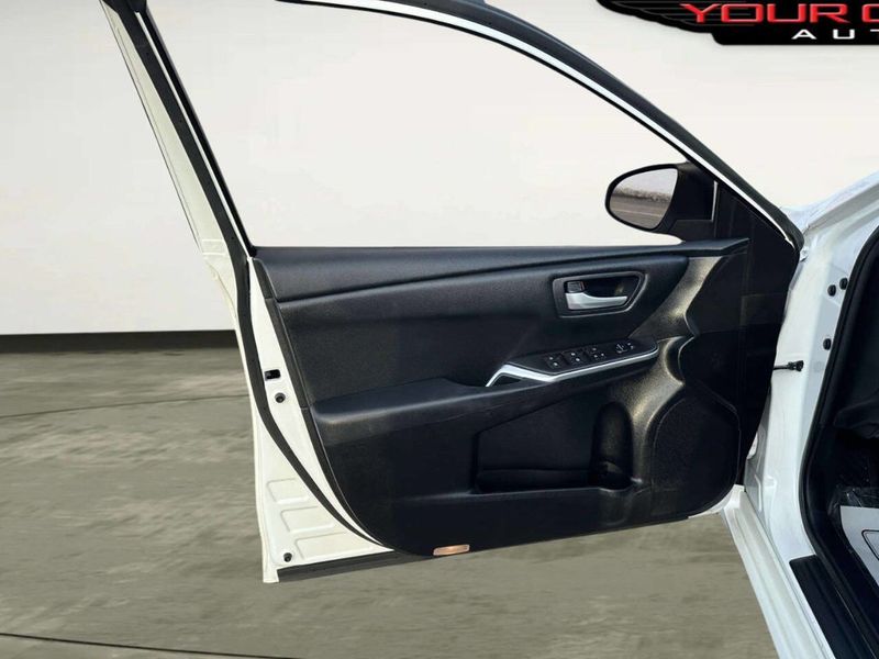 2016 Toyota Camry SE 4dr Sedan - 23000583 - 9