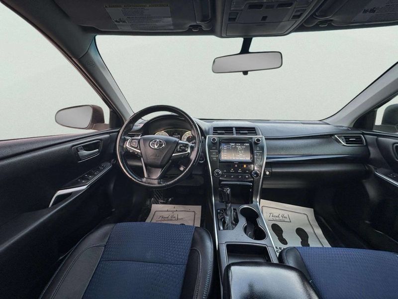 2016 Toyota Camry SE 4dr Sedan - 23000583 - 16
