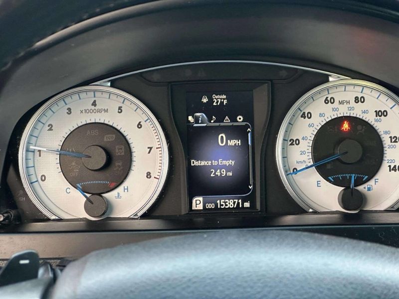 2016 Toyota Camry SE 4dr Sedan - 23000583 - 24