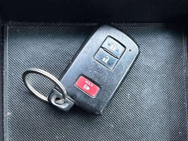 2016 Toyota Camry SE 4dr Sedan - 23000583 - 27