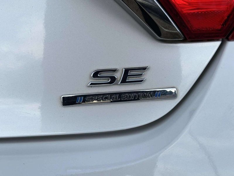 2016 Toyota Camry SE 4dr Sedan - 23000583 - 34