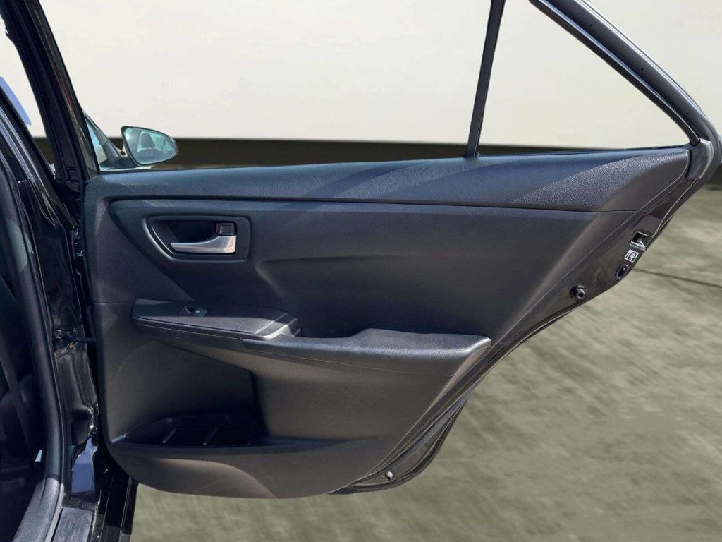 2016 Toyota Camry SE 4dr Sedan - 23001189 - 15