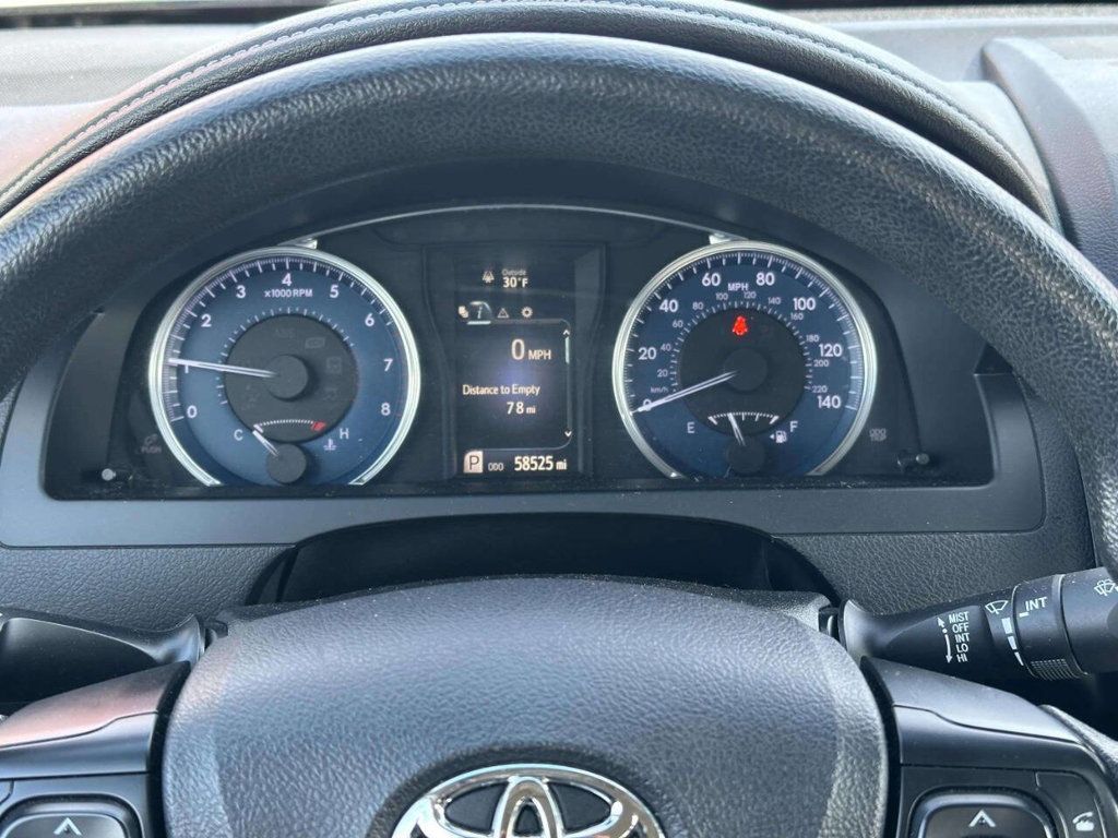 2016 Toyota Camry SE 4dr Sedan - 23001189 - 23