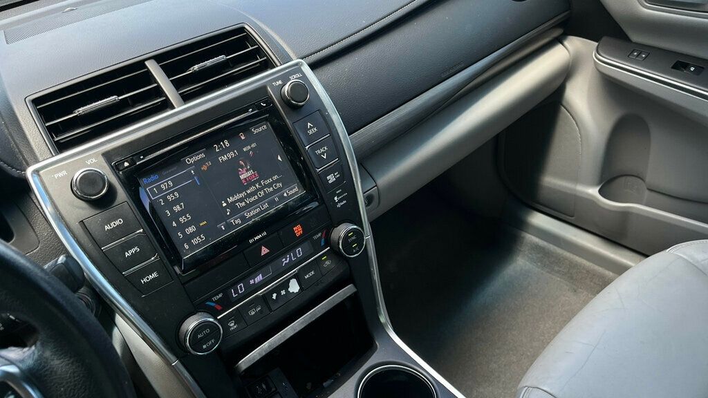 2016 Toyota Camry Hybrid - 22836624 - 10