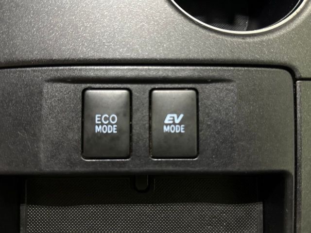 2016 Toyota Camry Hybrid 4dr Sedan LE - 23062461 - 18