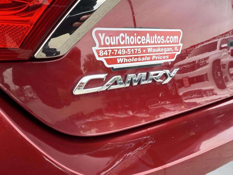 2016 Toyota Camry Hybrid 4dr Sedan SE - 22931356 - 11