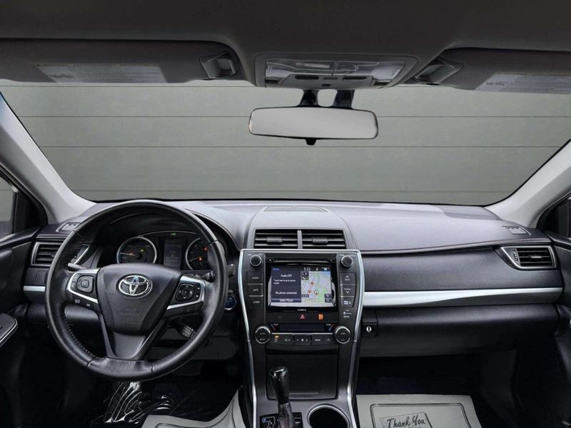 2016 Toyota Camry Hybrid 4dr Sedan SE - 22931356 - 17