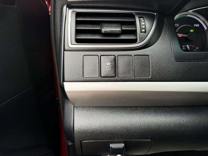 2016 Toyota Camry Hybrid 4dr Sedan SE - 22931356 - 26