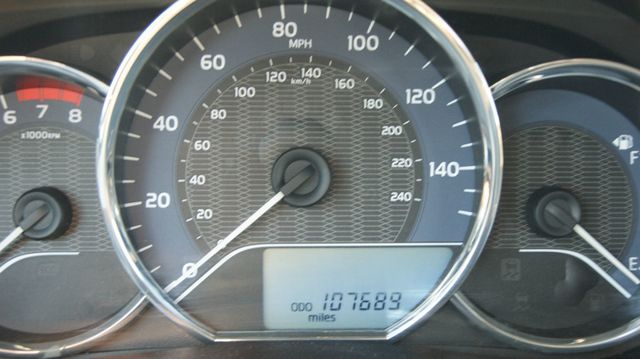 2016 Toyota Corolla 3 MONTH WARRANTY , VERY CLEAN INSIDE AND OUT  - 22982081 - 3