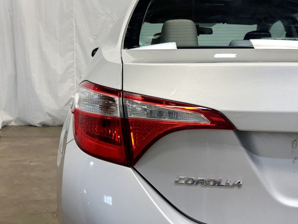 2016 Toyota Corolla 4dr Sedan CVT LE - 23049506 - 10